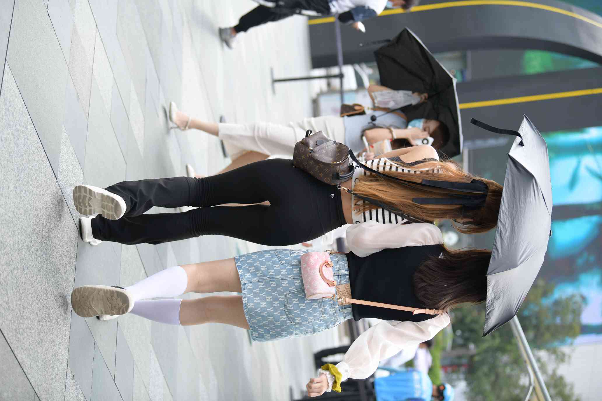 图片[3]-打伞的瑜伽裤姑娘【93P】04032-爱拍图库