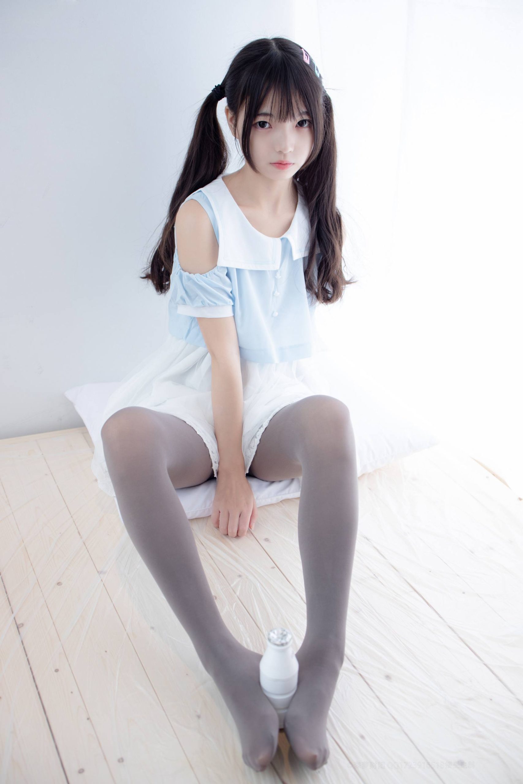 图片[1]-超级甜美的灰丝小姑娘【86P】20005-爱拍图库