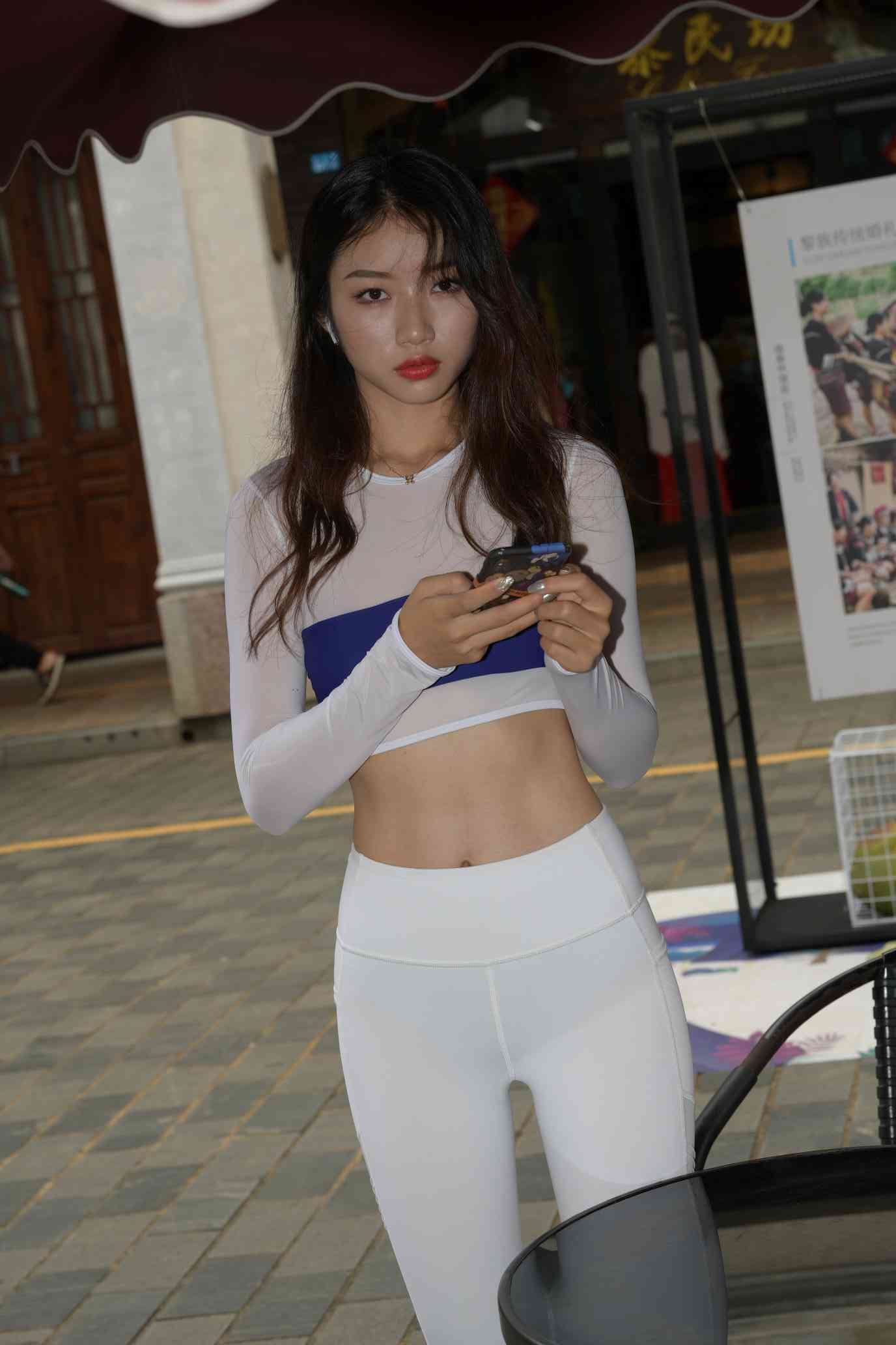 图片[3]-白色瑜伽裤好身材女孩【530P】04041-爱拍图库