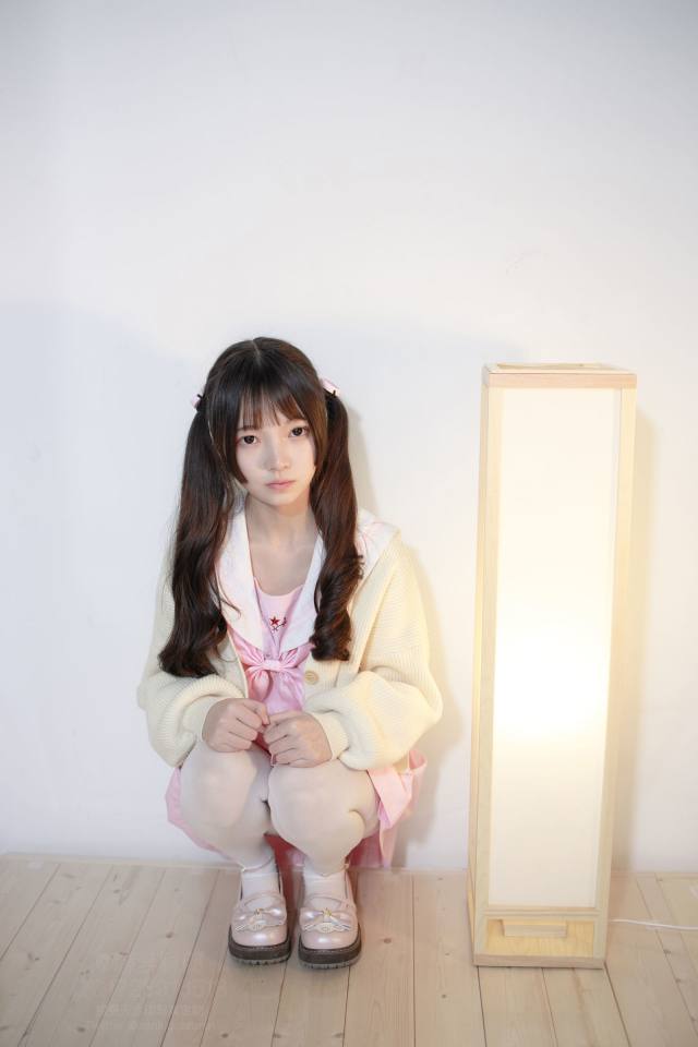 图片[2]-好像有什么心事的白丝双马尾女孩【59P】20022-爱拍图库