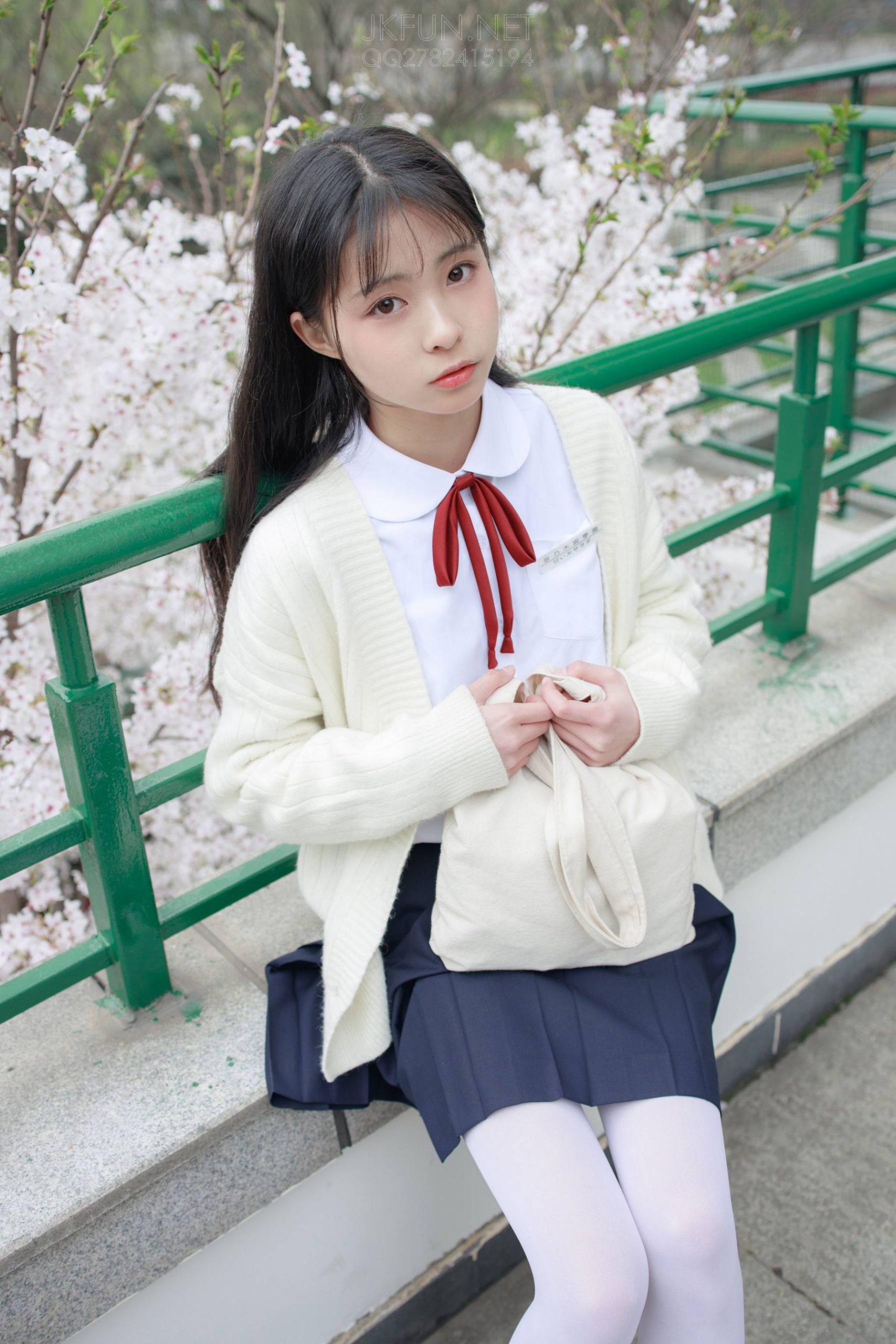 图片[1]-甜美可人的白丝姑娘【127P】20011-爱拍图库