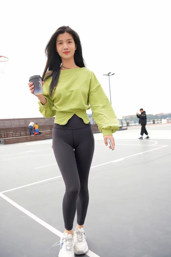 图片[1]-绿色瑜伽裤女孩很开心 J1519 1094P1V-27.6GB-爱拍图库