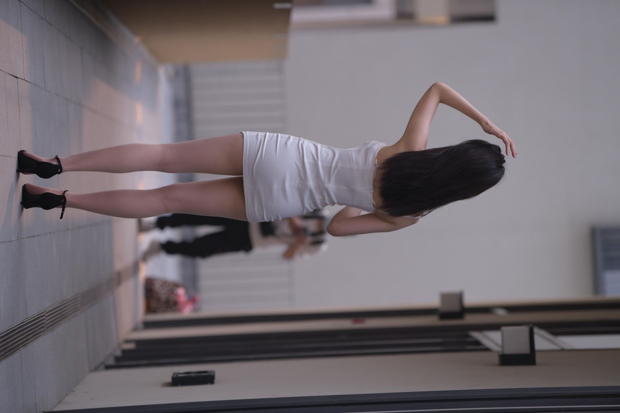 图片[4]-长发女孩紧身短裙特别显身材【245P】00040-爱拍图库