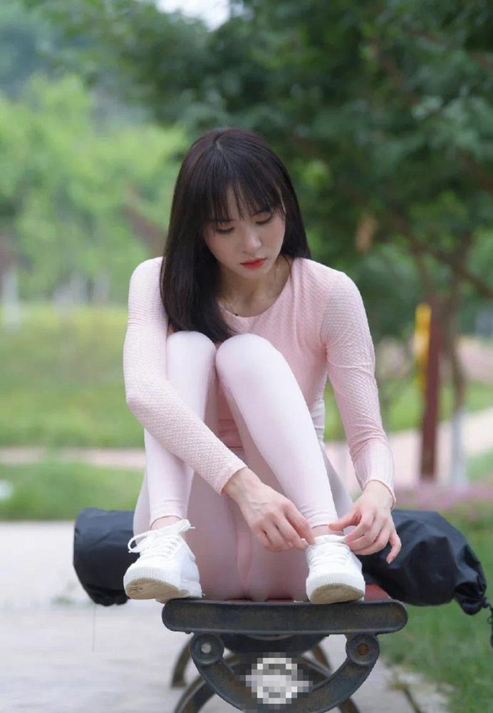 图片[4]-粉粉的瑜伽裤女孩太可爱了 J2090 854P1V-30.4GB-爱拍图库
