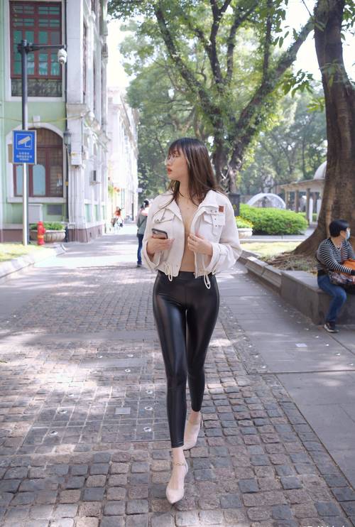图片[3]-戴眼镜的皮裤女孩 J1473 1046P2V-35.5GB-爱拍图库