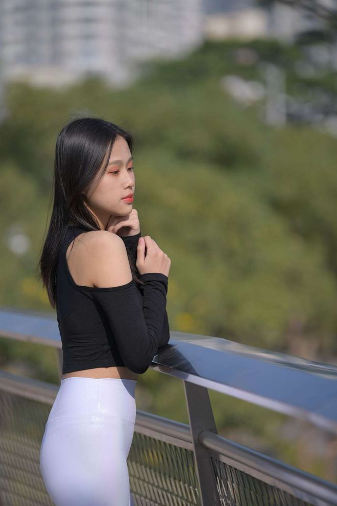 图片[4]-穿紧身白裤的端庄女孩 J1436 674P1V-22.2GB-爱拍图库