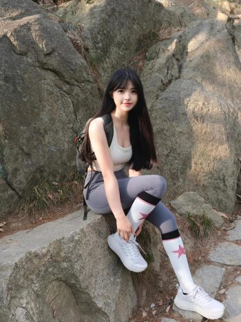 图片[7]-爱爬山的瑜伽裤MM，太甜美了！~-爱拍图库